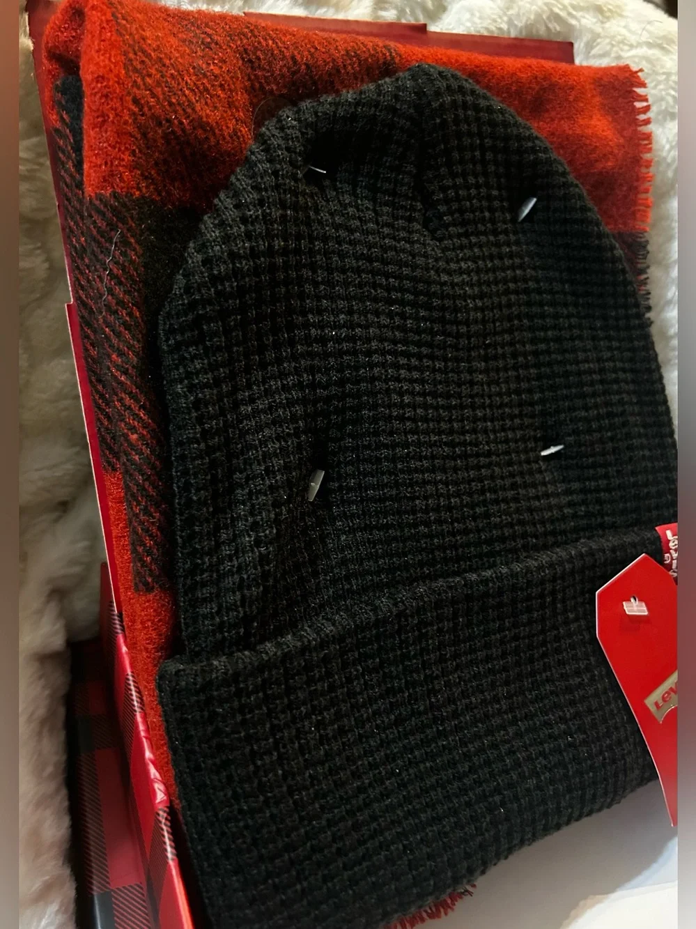 NEW Levi’s beanie and buffalo plaid hat/scarf set